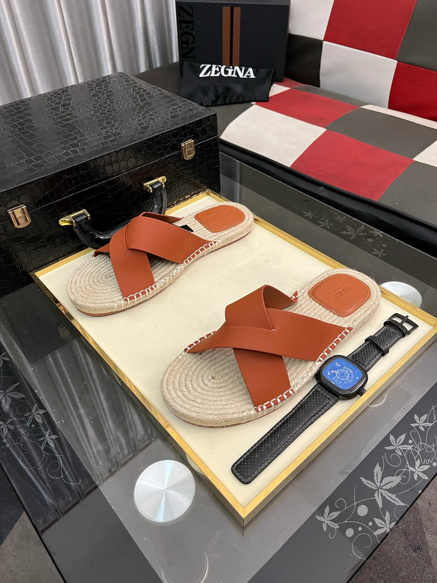 Men's shoes 💰320⌚️⌚️《HERMES》Hermès 💁♂️Men's casual slippers, compare the quality at the counter🧚🏿♂️ The upper layer has a stone pattern with clear texture, showing high-end, high-end, comfortable to wear and versatile. Purely hand-pulled, raw rubber breathable outsole, breathable and comfortable lambskin lining, 100% comfortable density, original rubber outsole wear-resistant code number 38-44. Can be customized 45-46-47